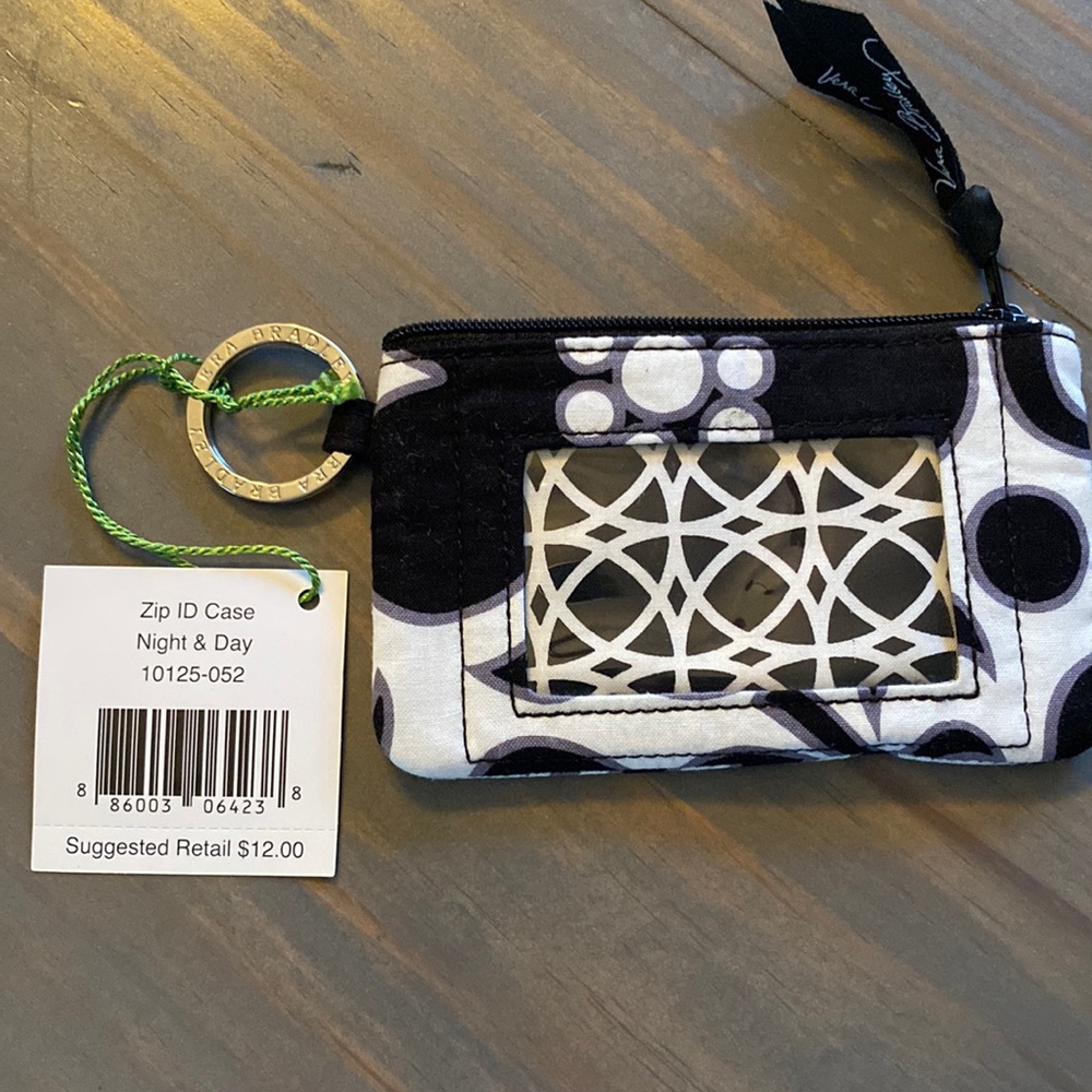 NWOT Vera Bradley Black and White Zip ID Case